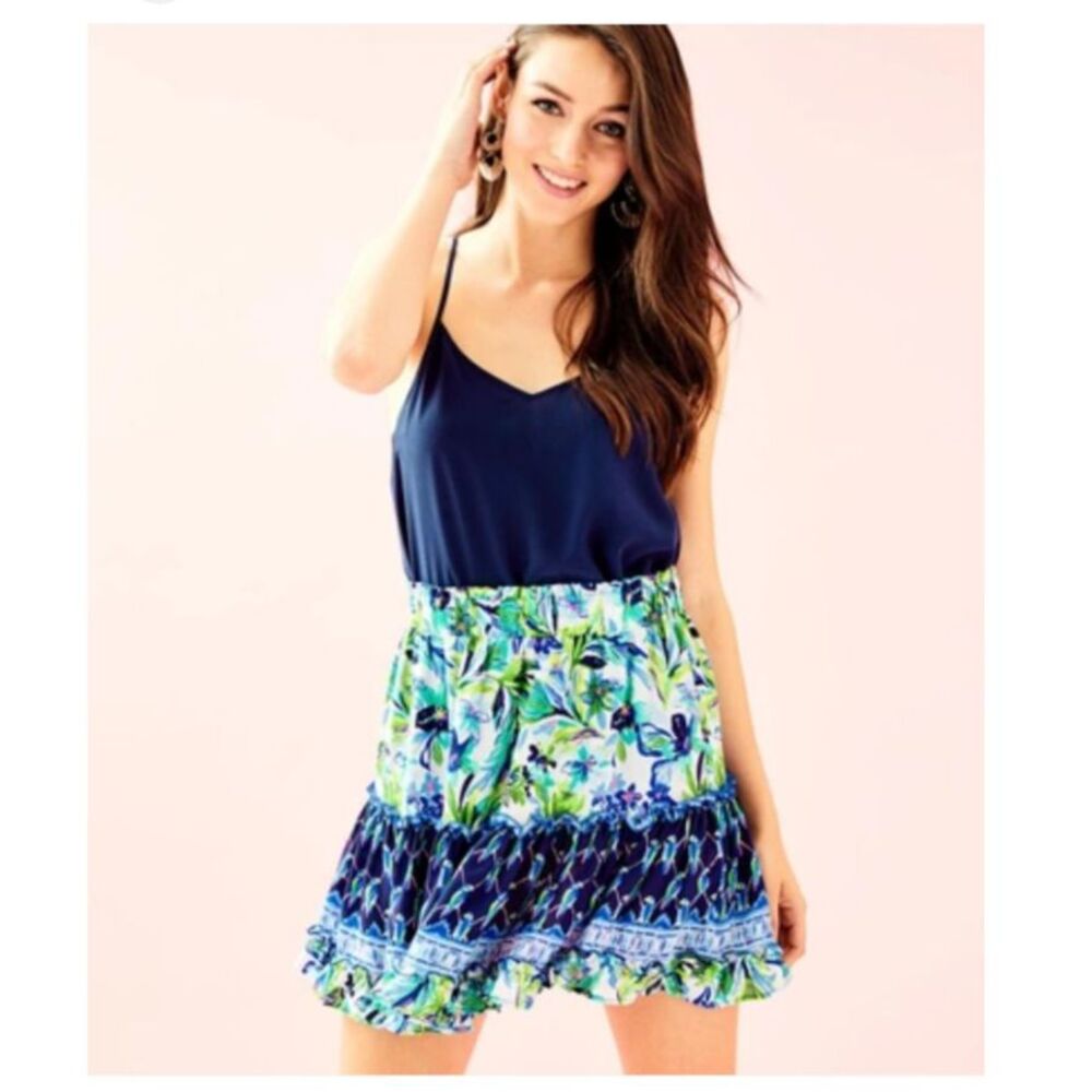 NWT Lilly Pullitzer Raya Printed Mini Skirt in Multi Petal Size Medium